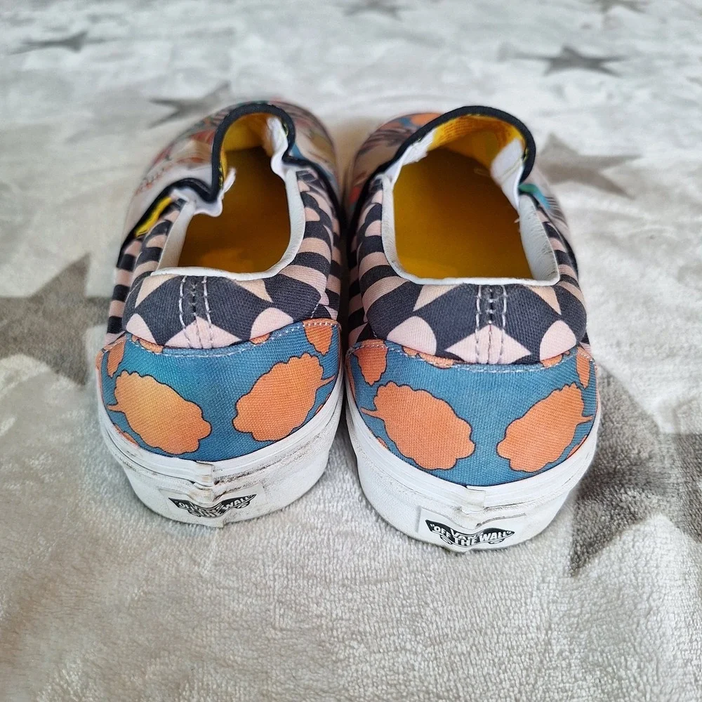 VANS Beatles Yellow Submarine Slip On Limited Edition Shoes Men's 7.5 Women's 9